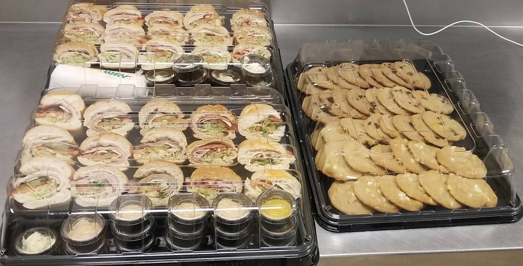 Subway | restaurant | 2301 Navaho Dr B, Nepean, ON K2G 6Z1, Canada | 6132265555 OR +1 613-226-5555