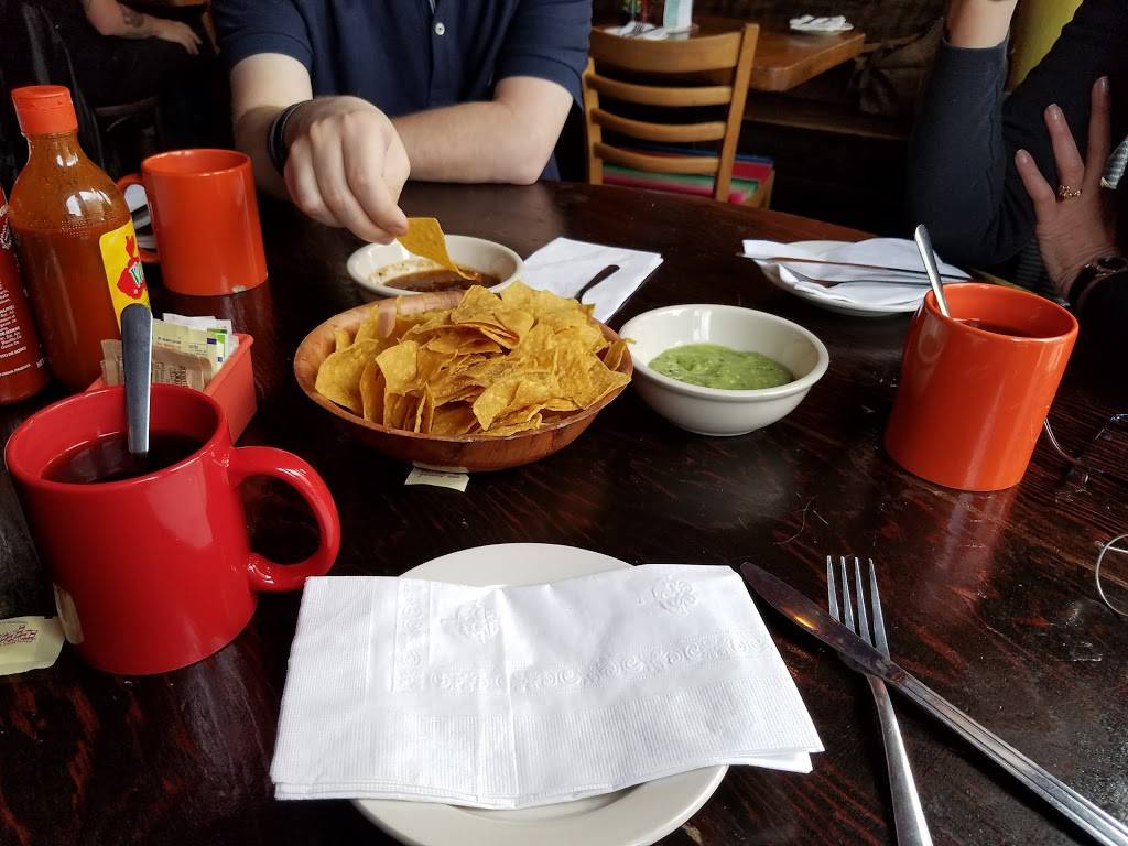 Cantina Los Caballitos | restaurant | 1651 E Passyunk Ave, Philadelphia, PA 19148, USA | 2157553550 OR +1 215-755-3550