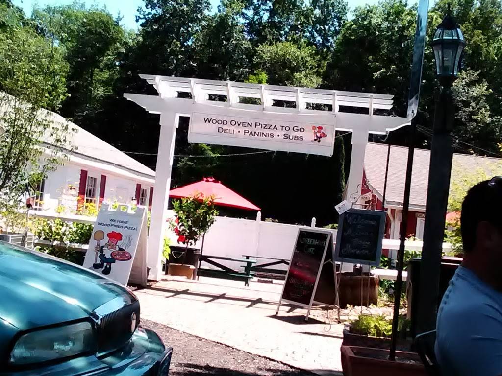 Greenhouse Café & Tavern | cafe | 511 Spielman Hwy, Burlington, CT 06013, USA | 8606738111 OR +1 860-673-8111