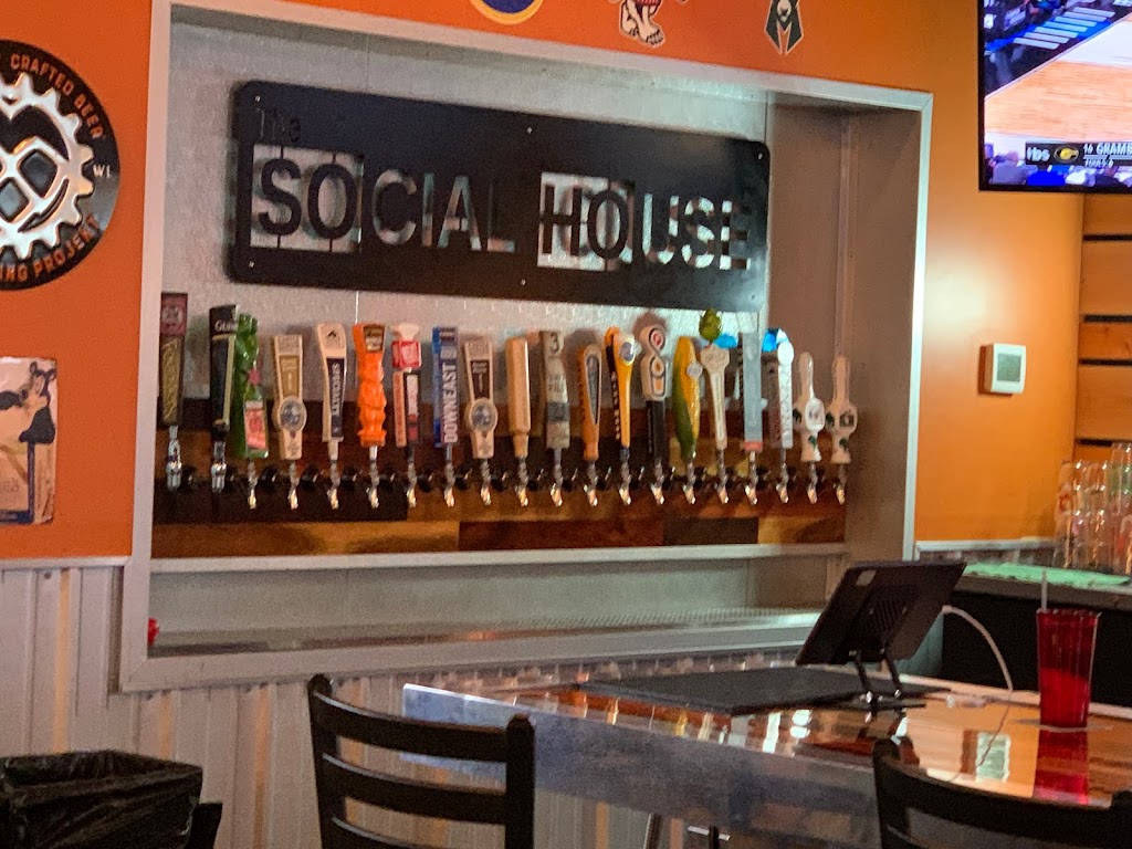 The Social House Of Rice Lake | restaurant | 326 S Main St Ste 106, Rice Lake, WI 54868, USA | 7154751023 OR +1 715-475-1023