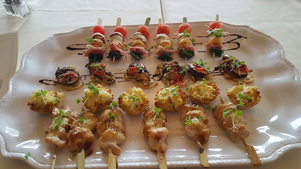 The Waterfront Restaurant and Tavern | restaurant | 328 Front St S, La Crosse, WI 54601, USA | 6087825400 OR +1 608-782-5400