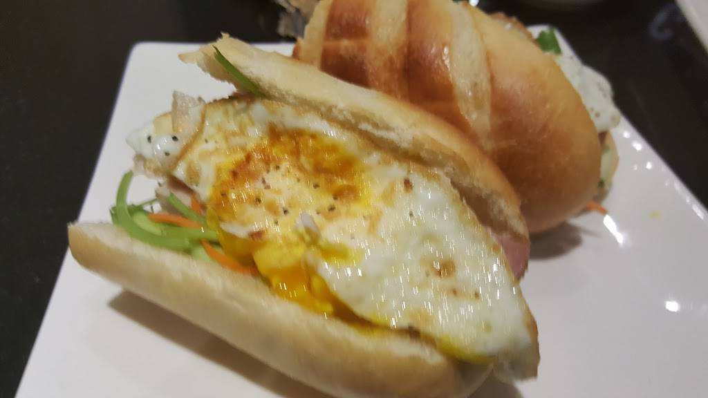 Saigon Bistro Restaurant | restaurant | 6242 N California Ave, Chicago, IL 60659, USA | 7735649336 OR +1 773-564-9336