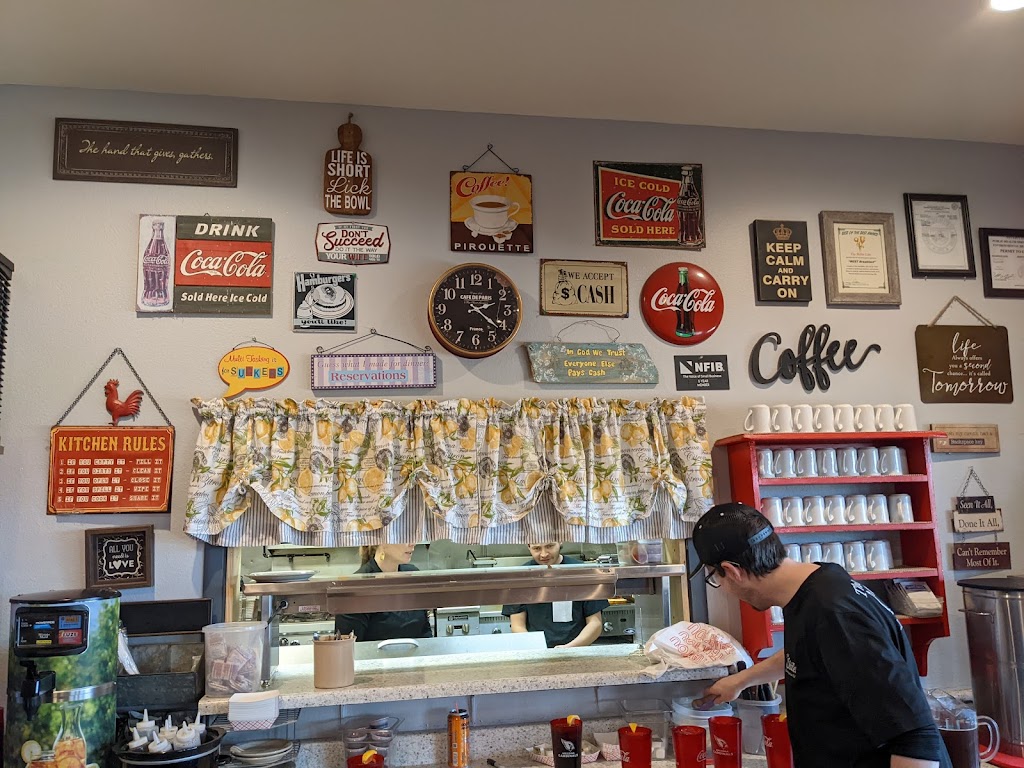 The Skillet Cafe | restaurant | 90 W Country Club Dr # 200, Snowflake, AZ 85937, USA | 9285365700 OR +1 928-536-5700