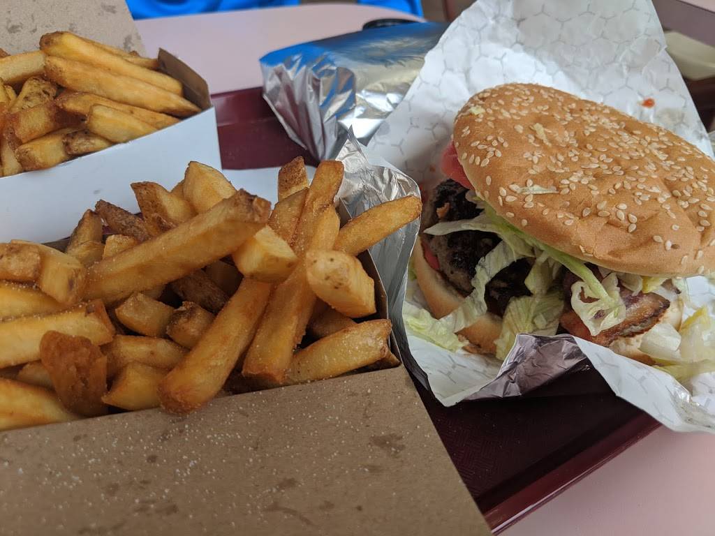 Master Burger | restaurant | 25 King St S, Cookstown, ON L0L 1L0, Canada | 7054589651 OR +1 705-458-9651