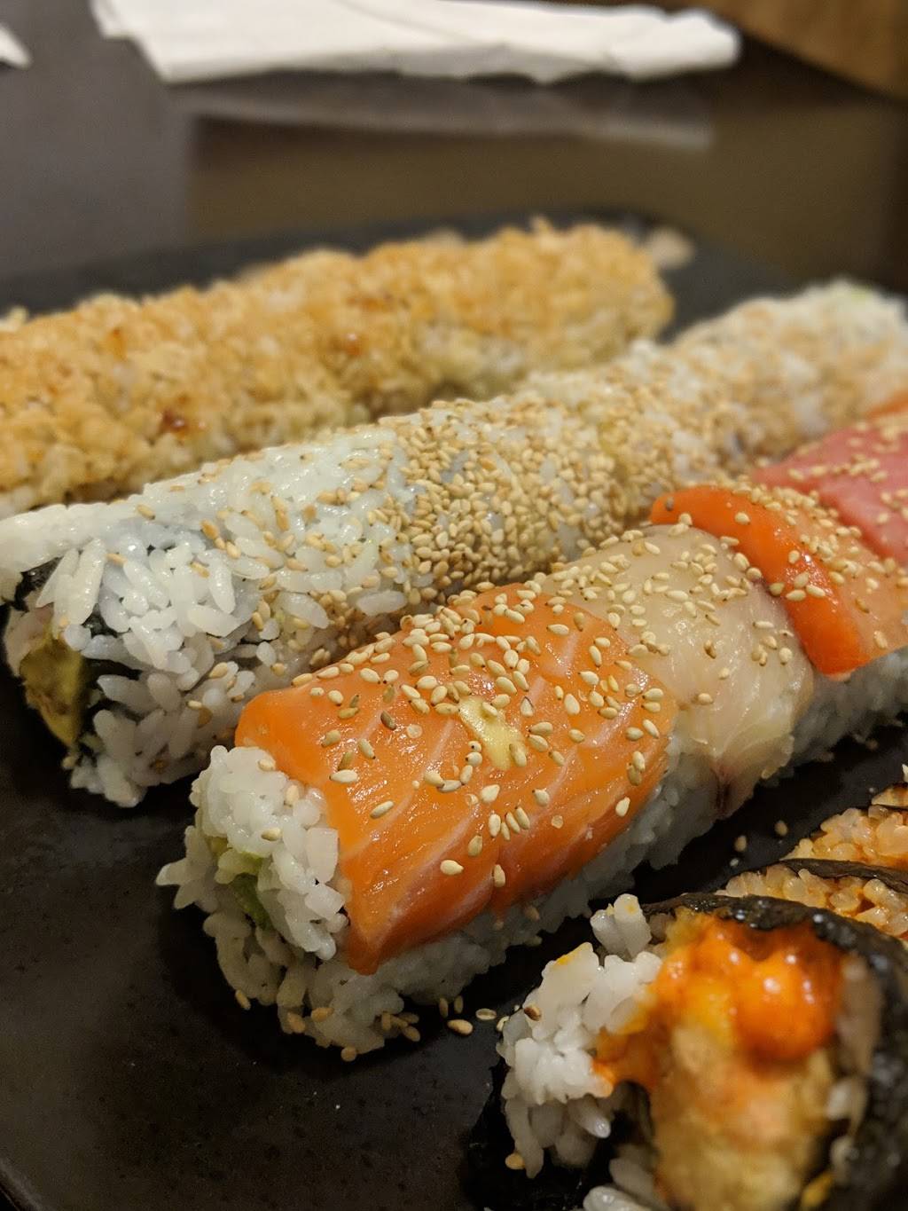 Shawns Sushi | restaurant | 5612 Northwest Expy, Warr Acres, OK 73132, USA | 4057922211 OR +1 405-792-2211