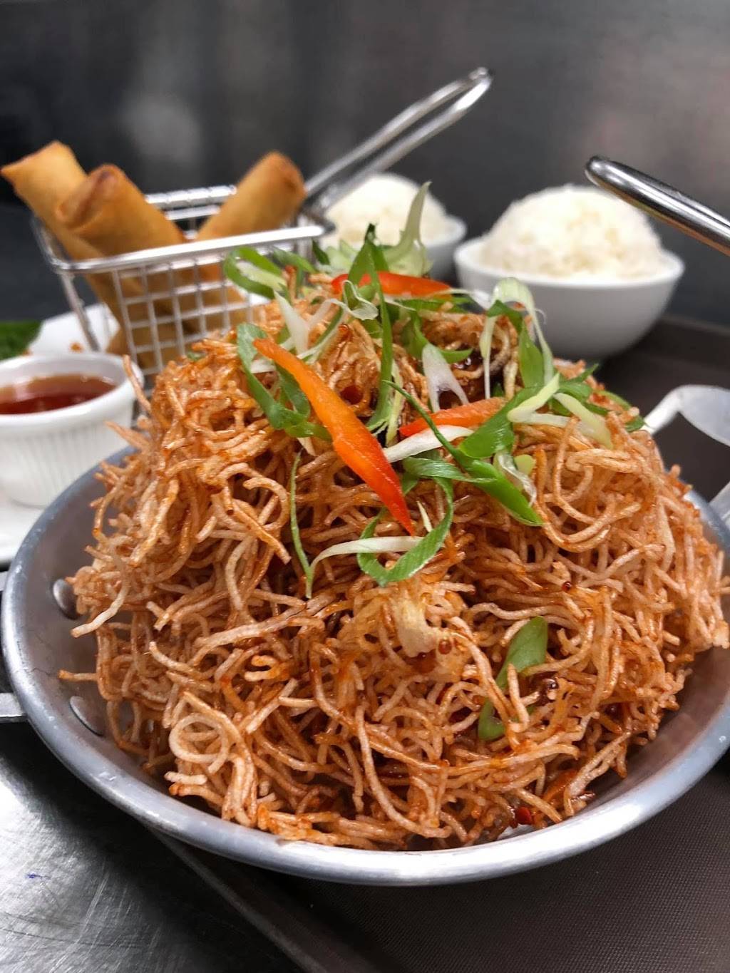 Farmsook Happiness Thai Kitchen | meal delivery | 800 King Farm Blvd Suite 125, Rockville, MD 20850, USA | 3012588829 OR +1 301-258-8829