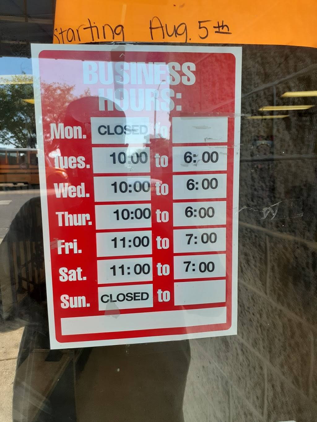 St. Louis FatBurger | restaurant | 2812 N Grand Blvd, St. Louis, MO 63107, USA | 3143713700 OR +1 314-371-3700