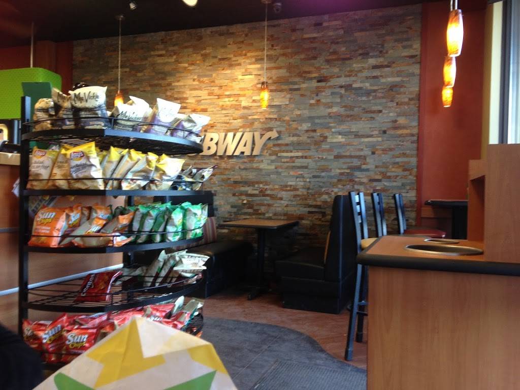 Subway | restaurant | 1225 Wonderland Rd N, London, ON N6G 2V9, Canada | 5194734567 OR +1 519-473-4567