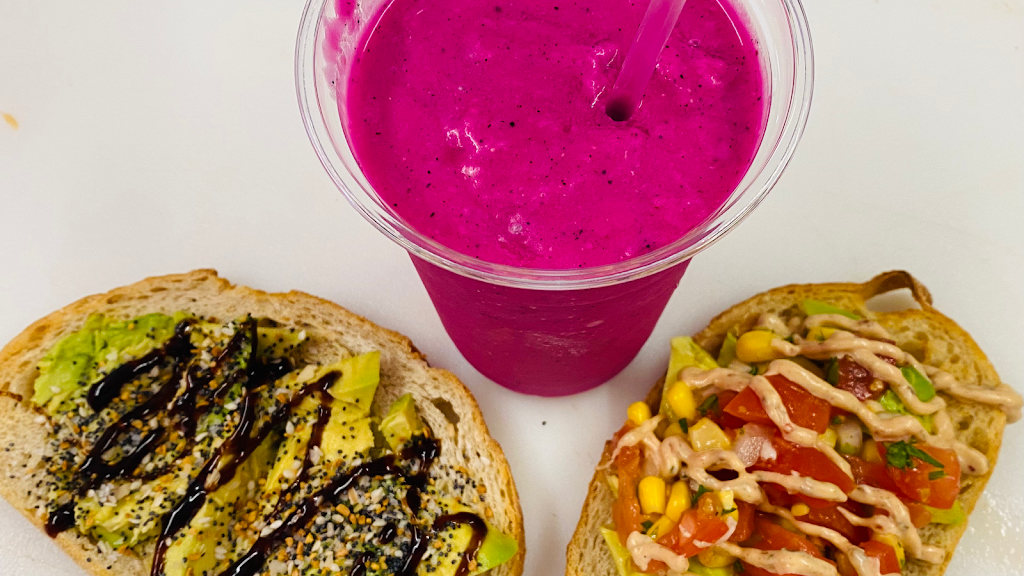 The Smoothie Spot | bakery | 61 Spring St, Williamstown, MA 01267, USA | 4134587909 OR +1 413-458-7909