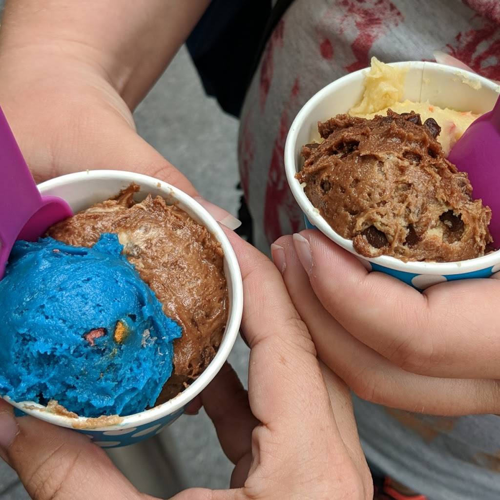 Scooped Cookie Dough Bar | restaurant | 835 N Michigan Ave, Chicago, IL 60611, USA | 3129129506 OR +1 312-912-9506