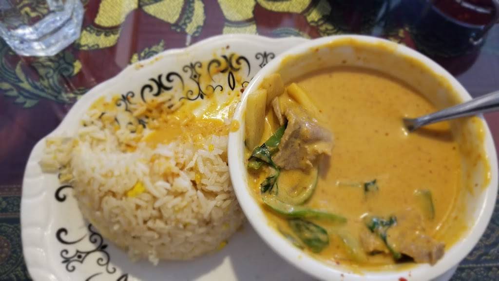 Thai Kitchen | restaurant | 2851 N Oakland Ave, Milwaukee, WI 53211, USA | 4149628851 OR +1 414-962-8851