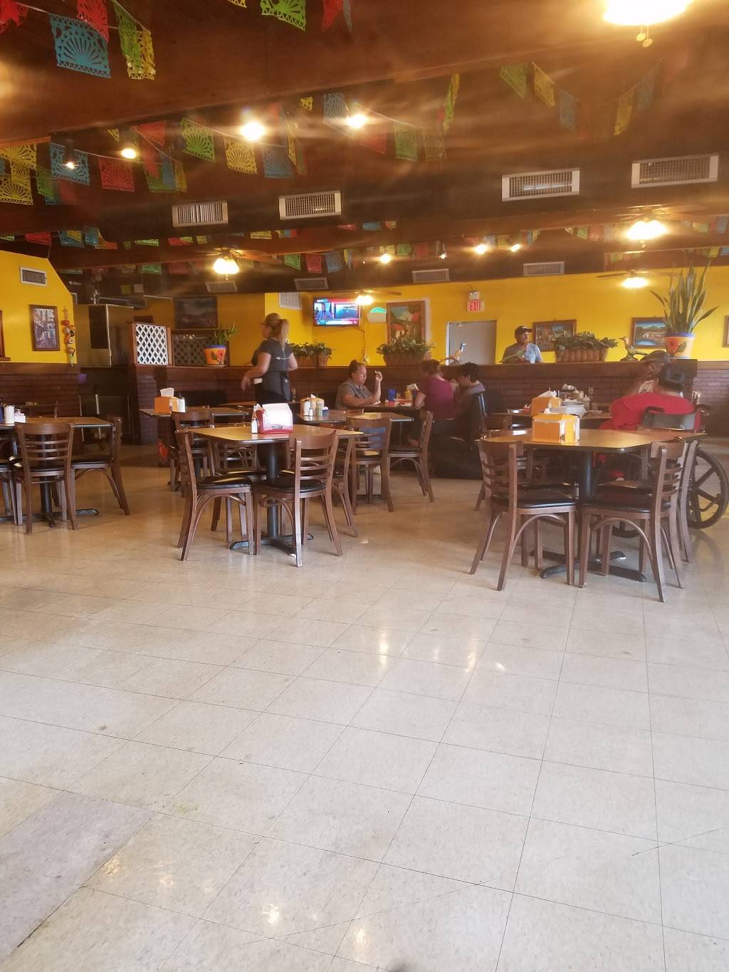 Dos Julios Mexican Restaurant | restaurant | 2031 McCauley Ave, San Antonio, TX 78224, USA | 2109242361 OR +1 210-924-2361