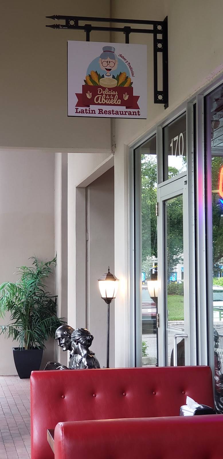 Delicias de la abuela | restaurant | 11071 Southern Blvd Suite 170, Royal Palm Beach, FL 33411, USA | 5618474746 OR +1 561-847-4746