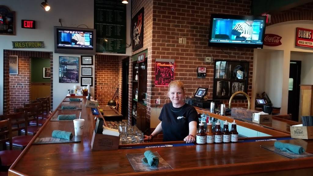 Sticky Fingers Ribhouse | meal takeaway | 3 Market Point Dr, Greenville, SC 29607, USA | 8644587427 OR +1 864-458-7427