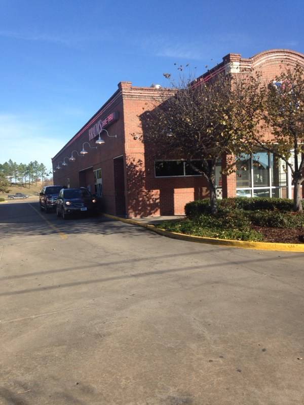 Braums Ice Cream & Burger Restaurant | restaurant | 2825 E 101st St, Tulsa, OK 74137, USA | 9182969120 OR +1 918-296-9120