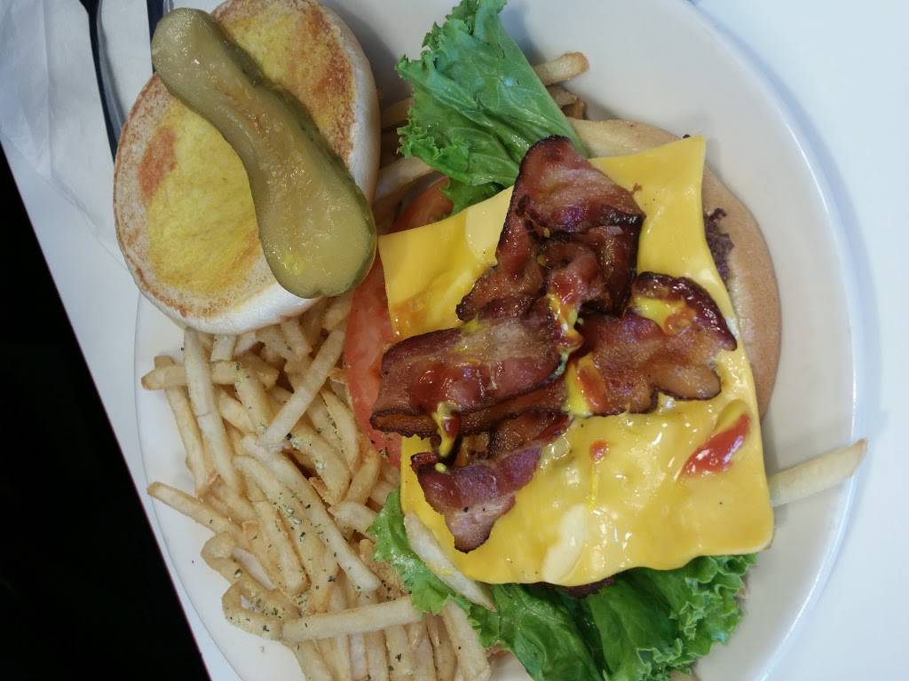 Steak n Shake | restaurant | 6070 Gurnee Mills Cir E, Gurnee, IL 60031, USA | 8478550520 OR +1 847-855-0520