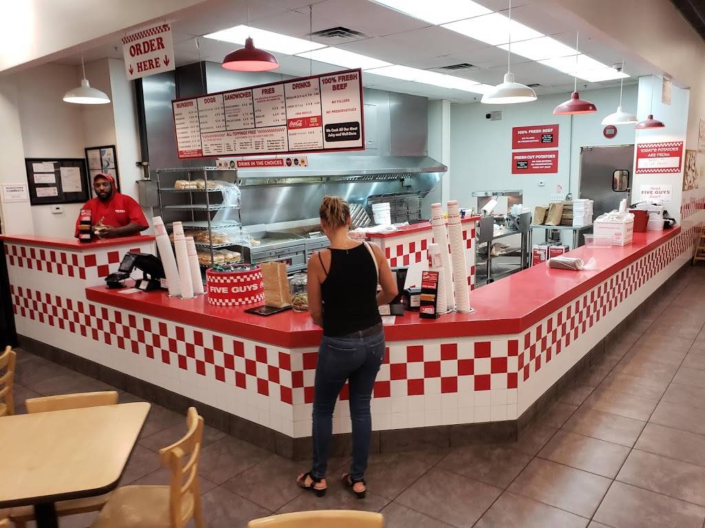Five Guys | meal takeaway | 16230 Summerlin Rd, Fort Myers, FL 33908, USA | 2392672813 OR +1 239-267-2813