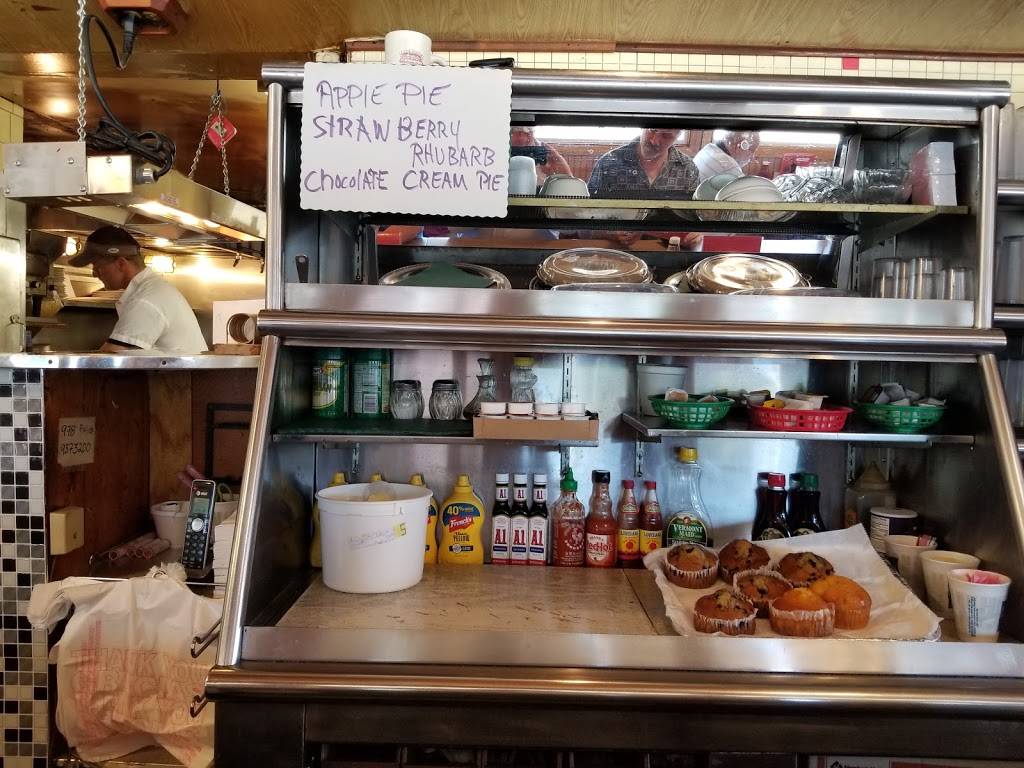 Club Diner | restaurant | 145 Dutton St, Lowell, MA 01852, USA | 9784521679 OR +1 978-452-1679