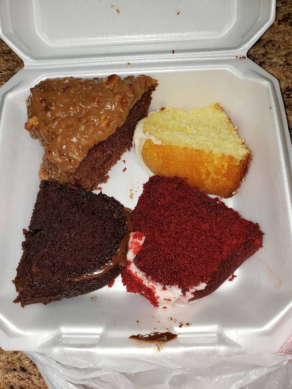 Sarahs Restaurant | restaurant | 3321 Market St, Baytown, TX 77520, USA | 2814286385 OR +1 281-428-6385