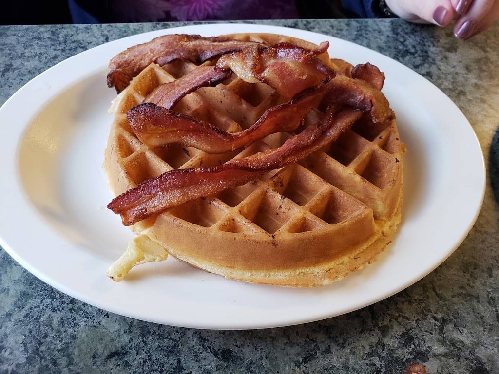 R-Place Eatery | restaurant | 35523 US-27, Haines City, FL 33844, USA | 8634211304 OR +1 863-421-1304