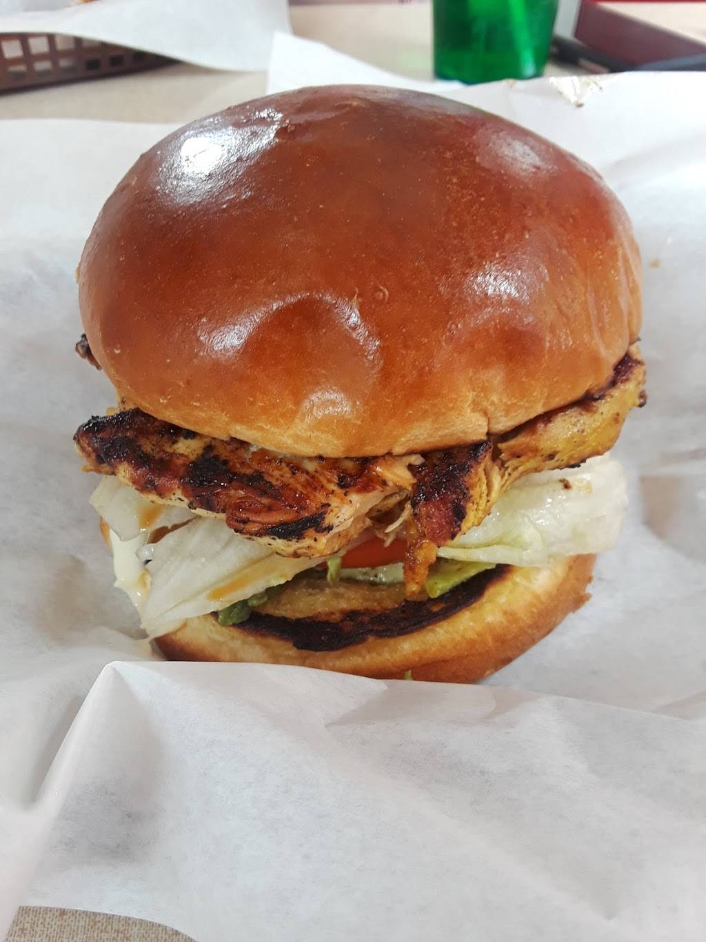 Johnsens Blue Top Drive In | restaurant | 8801 Indianapolis Blvd, Highland, IN 46322, USA | 2198381233 OR +1 219-838-1233