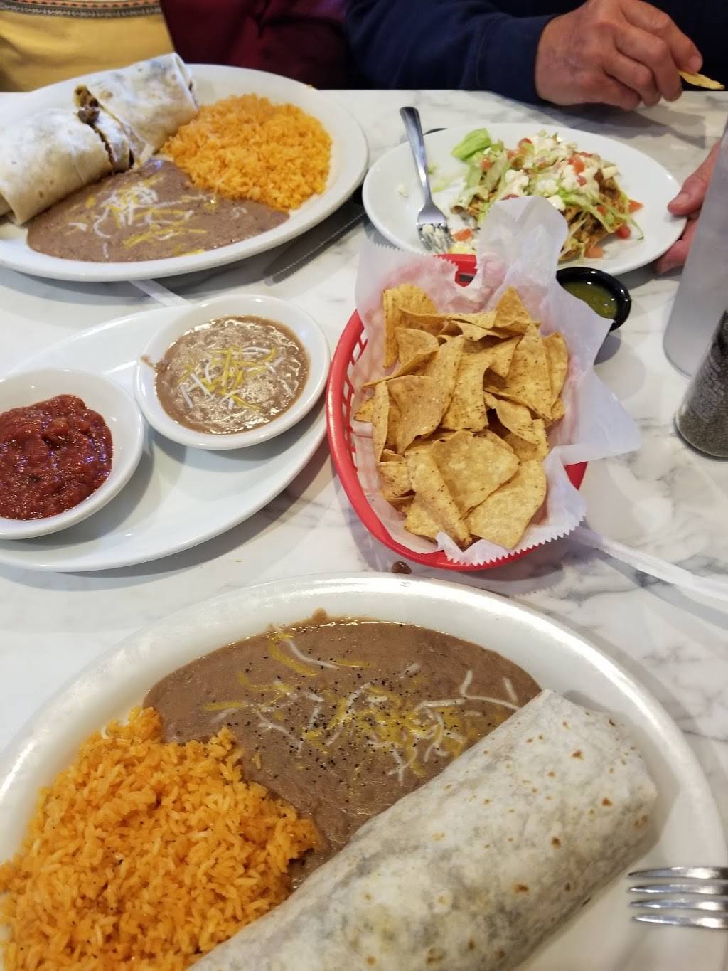 La Tropicana Mexican Food Market and Restaurant | restaurant | 2743 86th St, Urbandale, IA 50322, USA | 5153343456 OR +1 515-334-3456