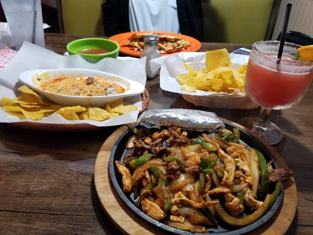 El Toro Bar & Grill | restaurant | 1006 Memorial Blvd, Murfreesboro, TN 37129, USA | 6155465150 OR +1 615-546-5150