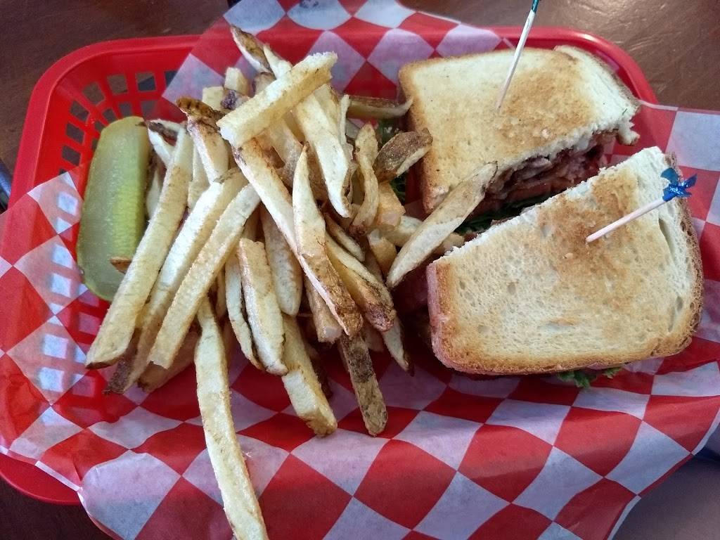 Village Deli & Creamery | restaurant | 10744 Ocean Hwy, Pawleys Island, SC 29585, USA | 8432350333 OR +1 843-235-0333