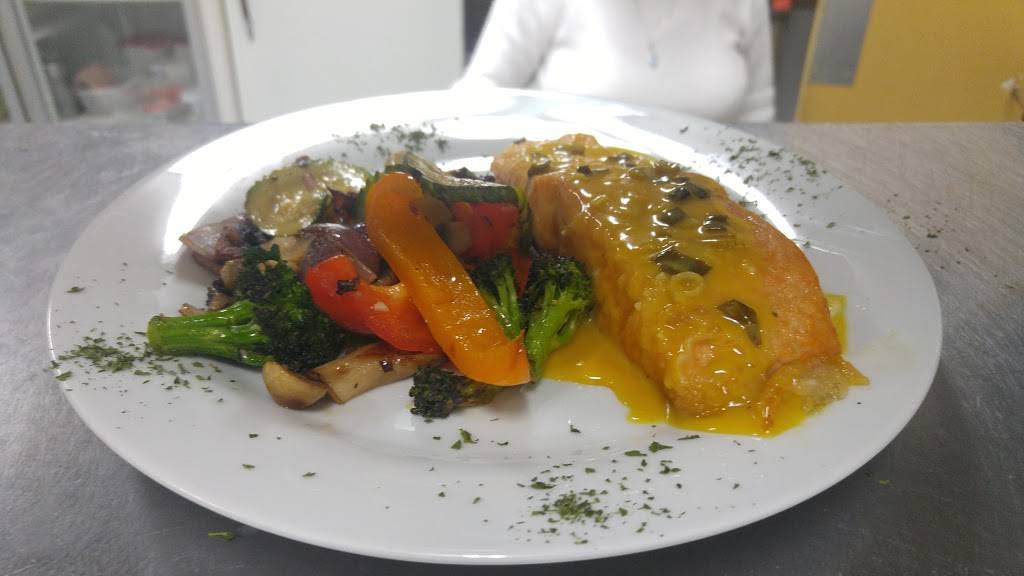 Trattoria La Villetta | restaurant | 1898 Boulevard Thimens, Saint-Laurent, QC H4R 2K2, Canada | 5143371999 OR +1 514-337-1999