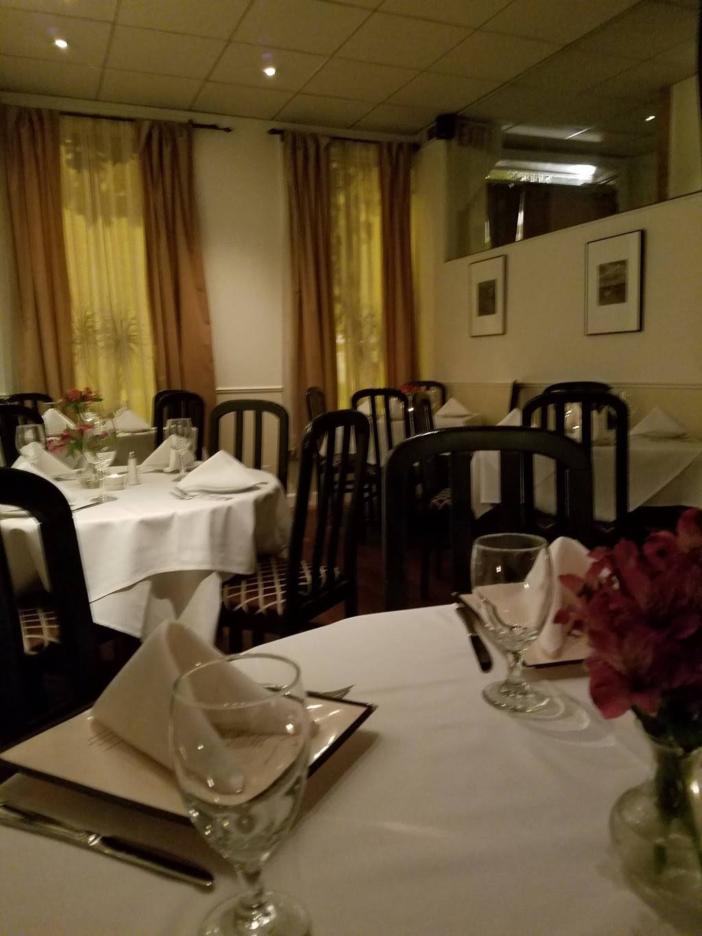 a tavola | restaurant | 2148 W Chicago Ave, Chicago, IL 60622, USA | 7732767567 OR +1 773-276-7567