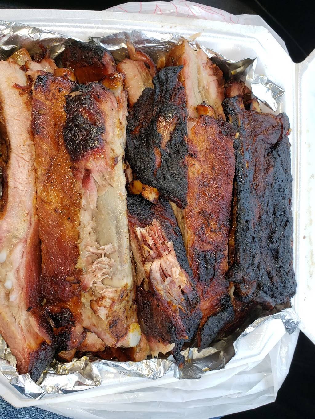 Big Rips Delicious BBQ | restaurant | 106 W Main St, Chandler, TX 75758, USA | 9035705502 OR +1 903-570-5502