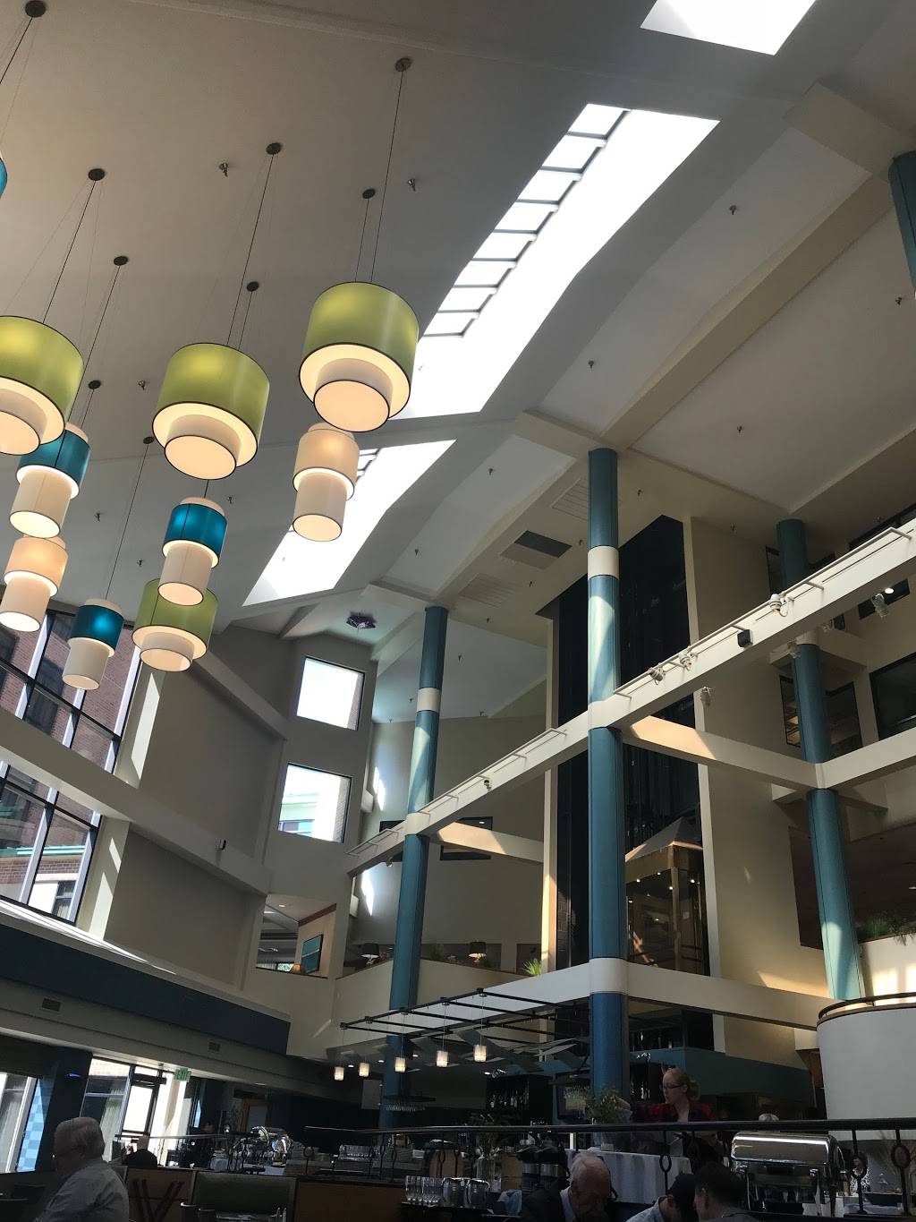 Alexandras Restaurant | restaurant | 2700 Turf Valley Rd, Ellicott City, MD 21042, USA | 4104802400 OR +1 410-480-2400