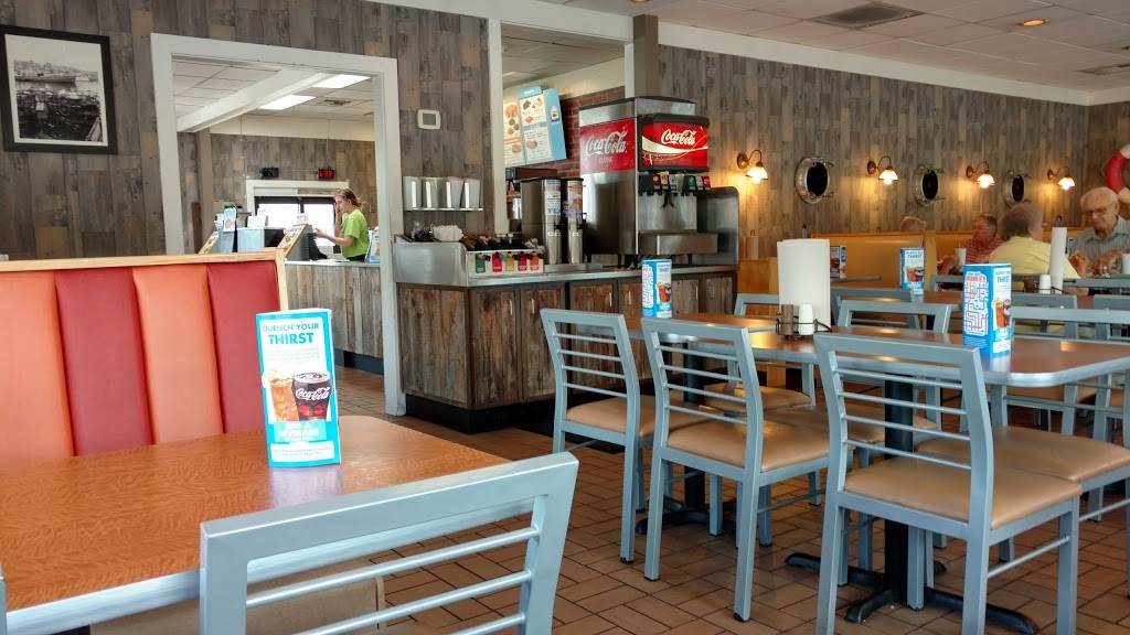 Captain Ds | restaurant | 415 Highland Square, Crossville, TN 38555, USA | 9314567702 OR +1 931-456-7702