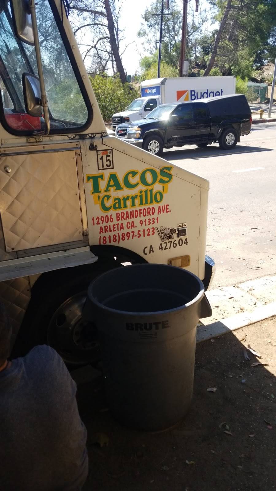Tacos Carrillo- Taco Truck | restaurant | 13994-13968 Mulholland Dr, Beverly Hills, CA 90210, USA | 8188975123 OR +1 818-897-5123