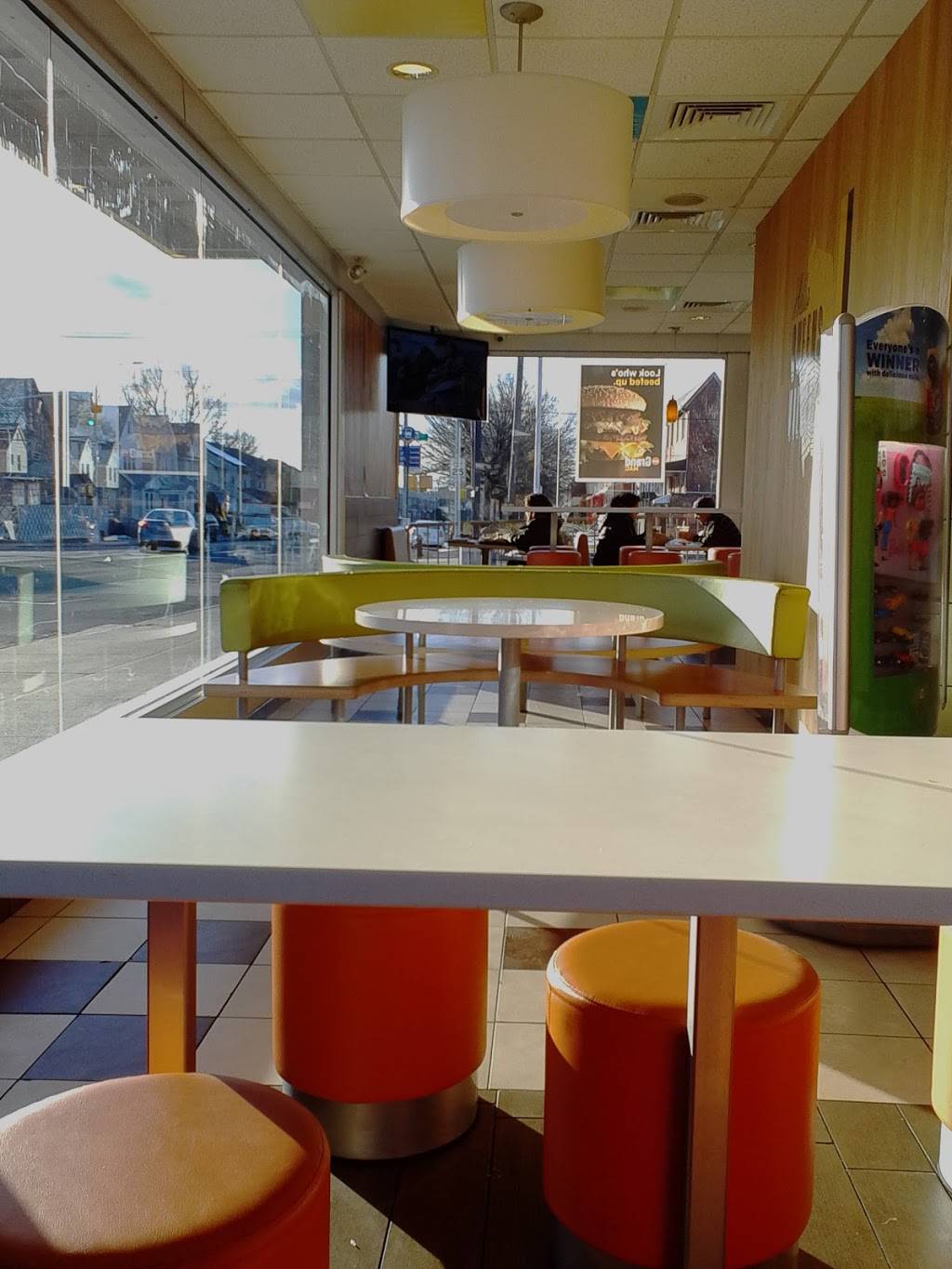 McDonalds | cafe | 88-14 Springfield Blvd, Queens Village, NY 11427, USA | 7182171585 OR +1 718-217-1585