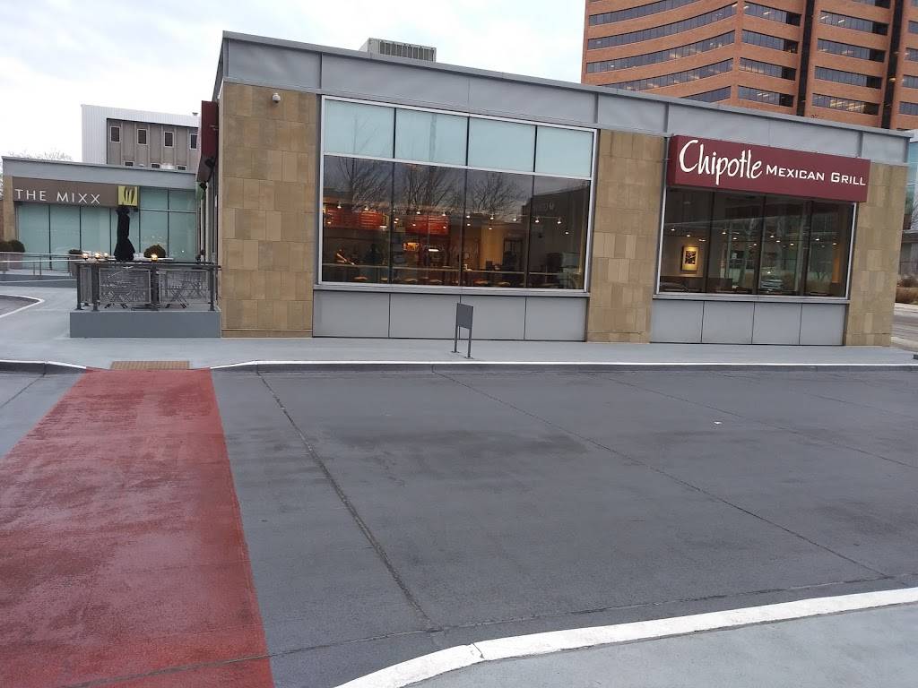 Chipotle Mexican Grill | restaurant | 4851 Main St, Kansas City, MO 64112, USA | 8167565158 OR +1 816-756-5158