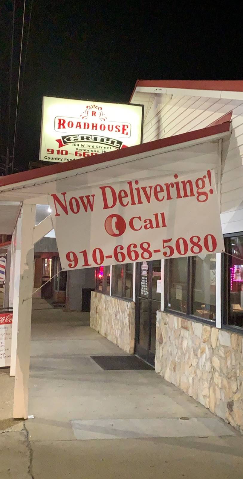 Roadhouse Grill | restaurant | 104 W 3rd St, Pembroke, NC 28372, USA | 9106685080 OR +1 910-668-5080