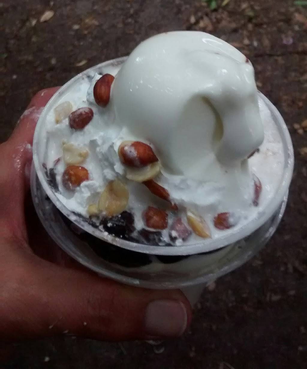 Dairy Queen Grill & Chill | restaurant | 3728 E Curry Ford Rd, Orlando, FL 32806, USA | 4078967861 OR +1 407-896-7861