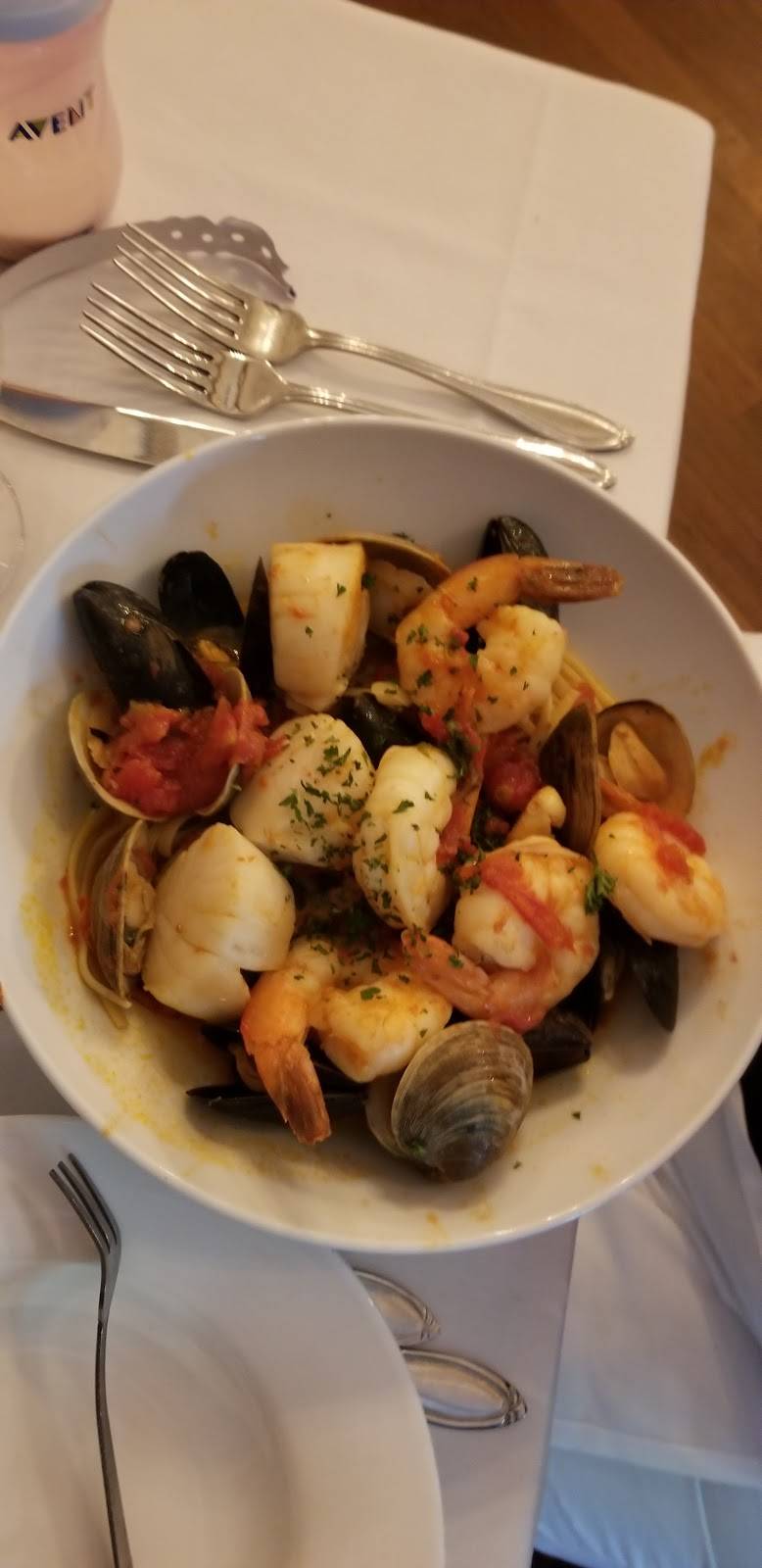 Bella Giannas | restaurant | 77 S NY-303, Congers, NY 10920, USA | 8452683770 OR +1 845-268-3770