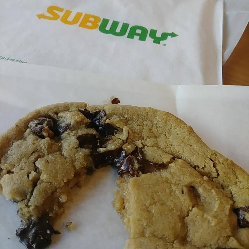 Subway | restaurant | 348 S Main St, Akron, OH 44311, USA | 3303755080 OR +1 330-375-5080