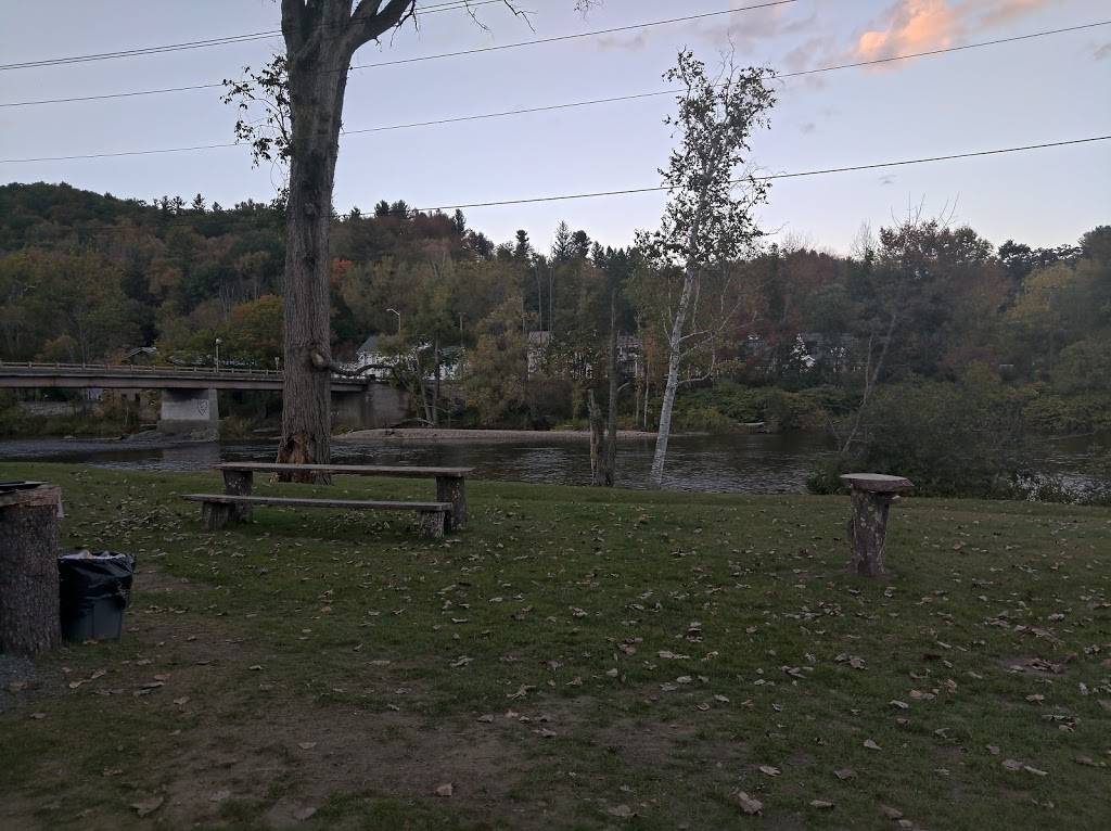 The Boathouse Galley | restaurant | 17 S River Rd, Charlemont, MA 01339, USA | 4133398478 OR +1 413-339-8478