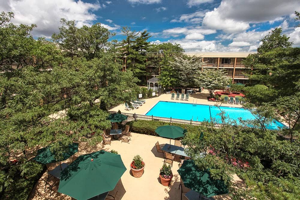 Holiday Inn Westbury - Long Island | restaurant | 369 Old Country Rd, Carle Place, NY 11514, USA | 5169975000 OR +1 516-997-5000