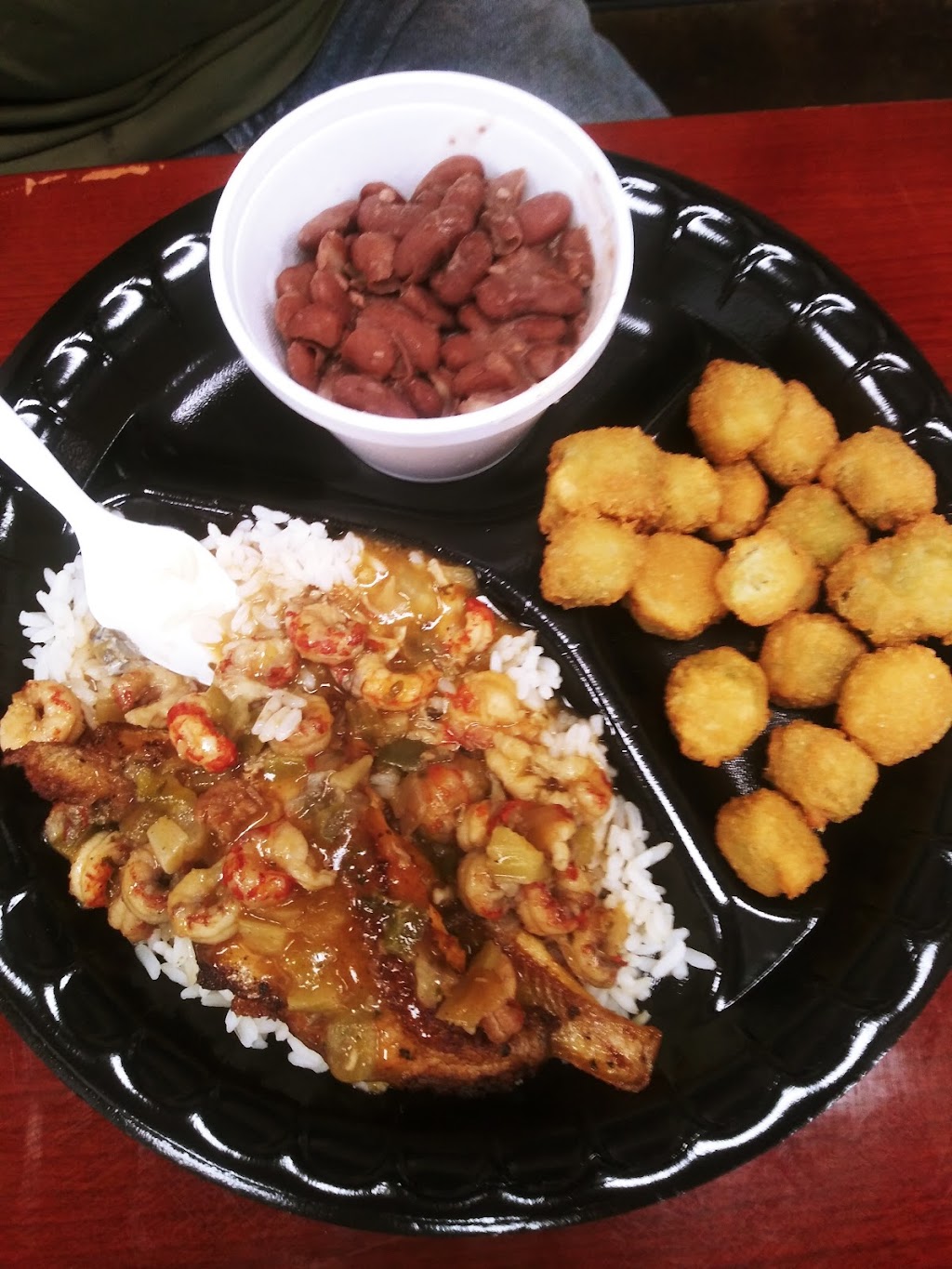 Mels diner + Shays crawfish shack | restaurant | 3639 Front St, Winnsboro, LA 71295, USA | 3183725573 OR +1 318-372-5573