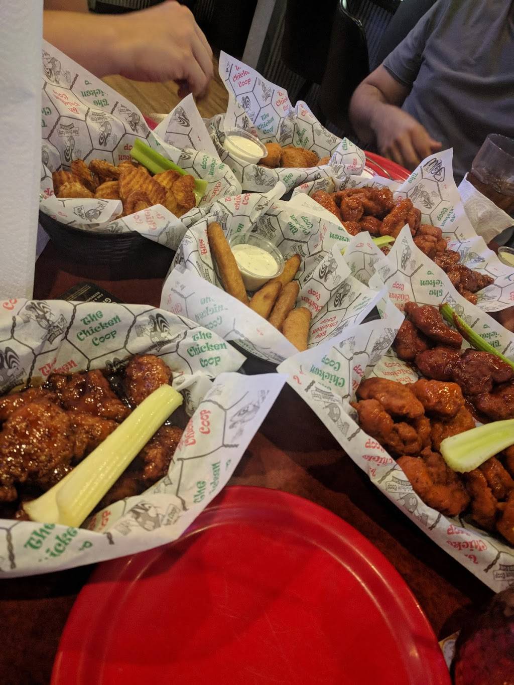 Chicken Coop Sports Bar & Grille | restaurant | 1960 Grand Ave #23, West Des Moines, IA 50265, USA | 5152230088 OR +1 515-223-0088