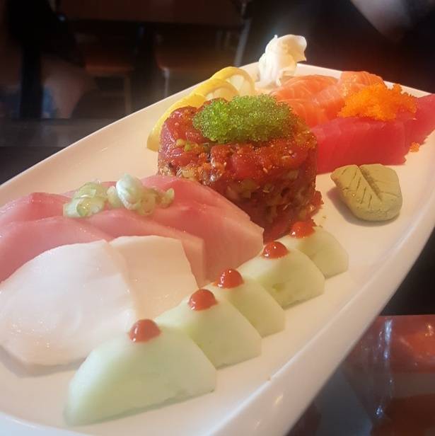 Makoto Sushi | restaurant | 2301 N Zaragoza Rd #209, El Paso, TX 79938, USA | 9153040345 OR +1 915-304-0345