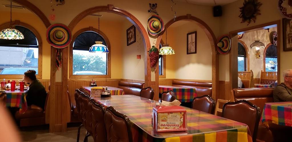 Los Aztecas | restaurant | 2700 Dodge St, Dubuque, IA 52003, USA | 5635840212 OR +1 563-584-0212