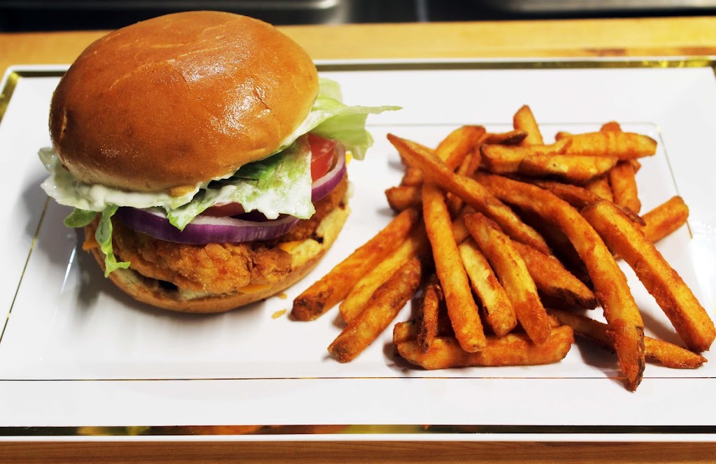 Tastees Chicken and Seafood | restaurant | 147 S New St, Dover, DE 19901, USA | 3026720599 OR +1 302-672-0599