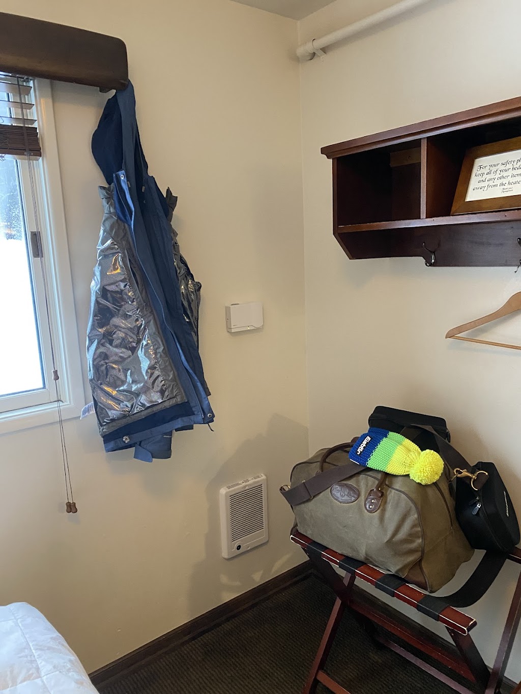 Alpine Inn | restaurant | 33818 Crystal Mountain Blvd, Enumclaw, WA 98022, USA | 3606632262 OR +1 360-663-2262