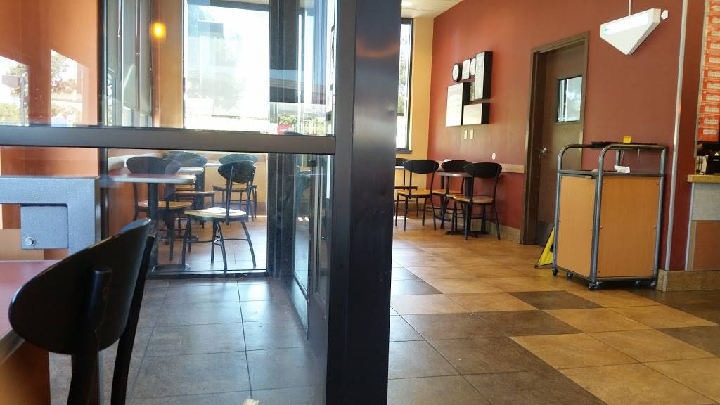 Jack in the Box | restaurant | 6001 Goodyear Rd, Benicia, CA 94510, USA | 7077510371 OR +1 707-751-0371