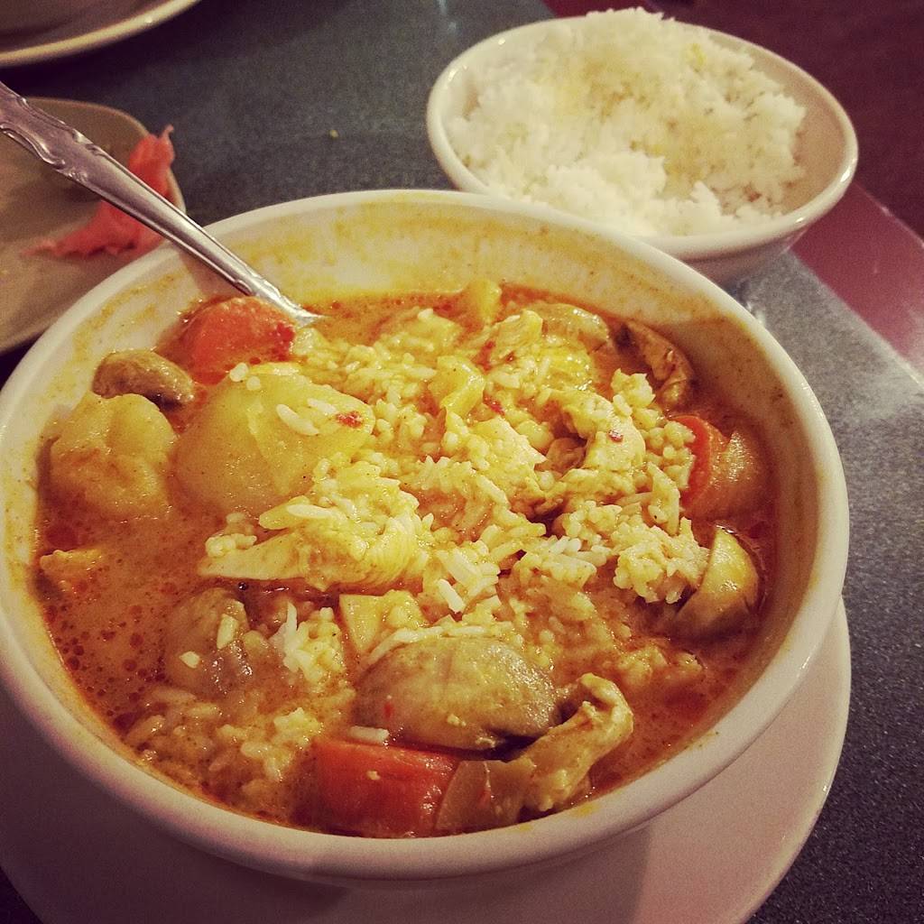 Moon Thai Restaurant | restaurant | 2218 NW 23rd St, Oklahoma City, OK 73107, USA | 4056010546 OR +1 405-601-0546